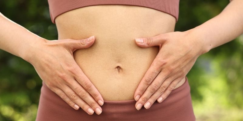 Digestion et vacances : 5 astuces pour éviter les ballonnements et les troubles du transit en été