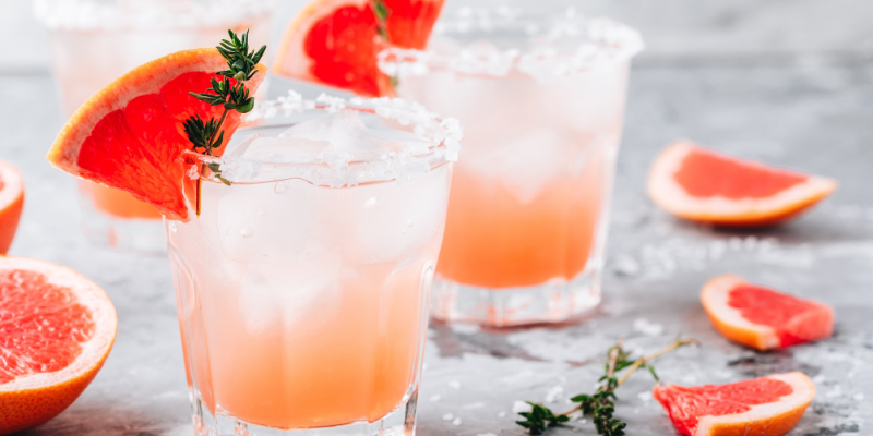 Mocktail Pamplemousse et Hibiscus : Un Cocktail Sans Alcool Plein de Saveurs